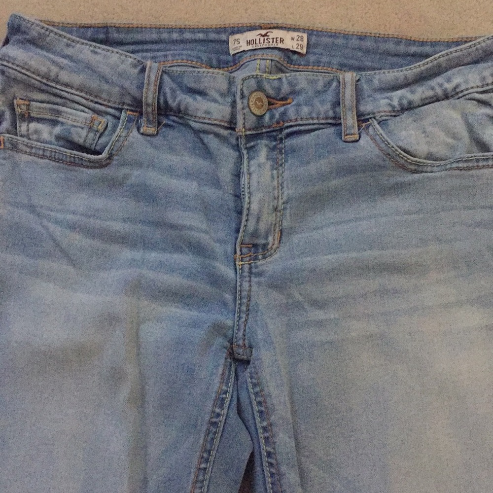 Hollister Light Wash Skinny Jeans (Size 7 Short)