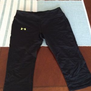 Black and neon yellow under armour capris