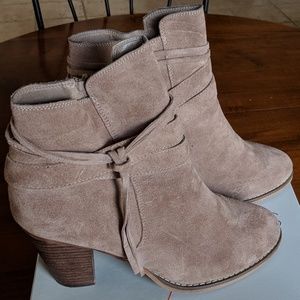 Sole Society "Rumi" Taupe bootie size 10