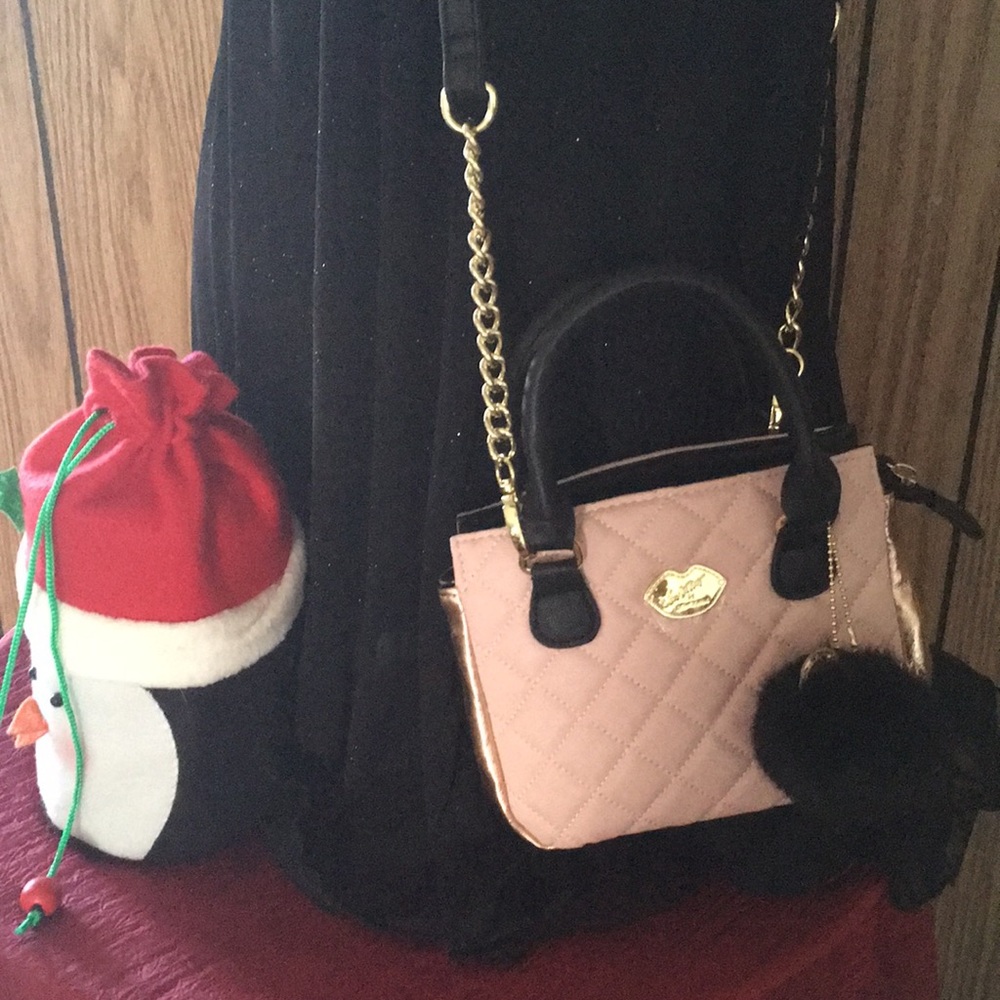 MIN BETSEY JOHNSON CROSSBODY PURSE