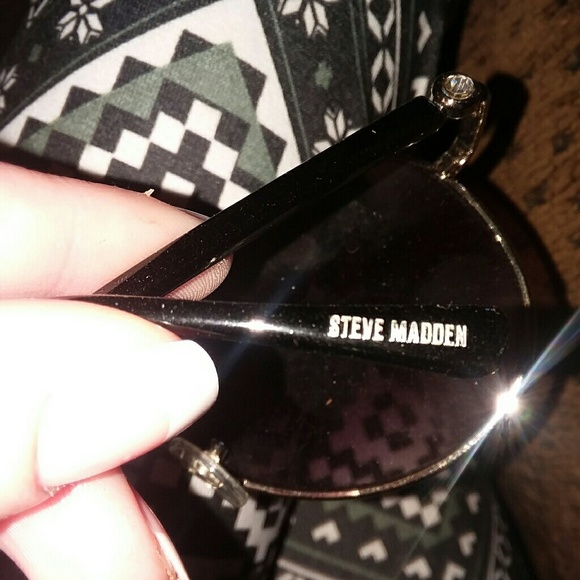 Steve Madden Shades - Picture 2 of 3