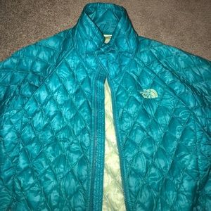 North face jacket thermoball