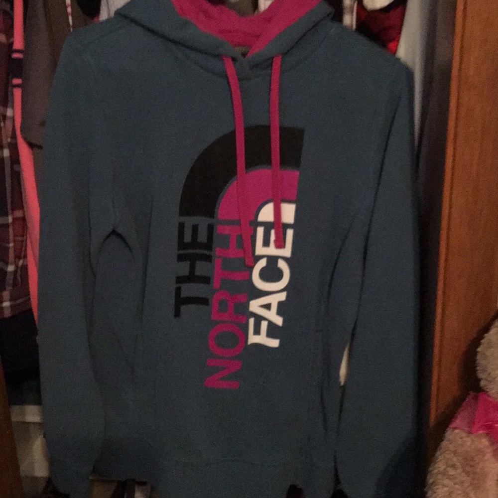 Brand new barely worn north face sweater