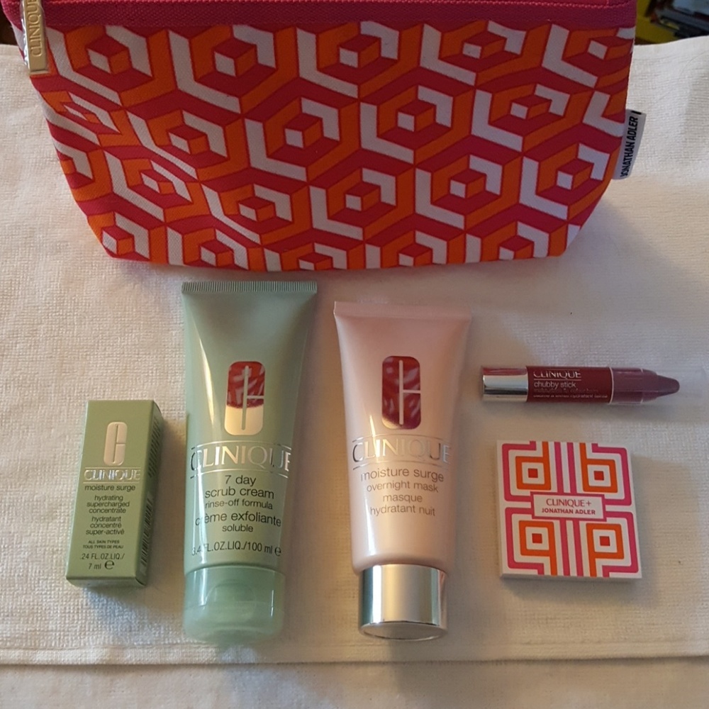 Clinique bag with mega mini sample set