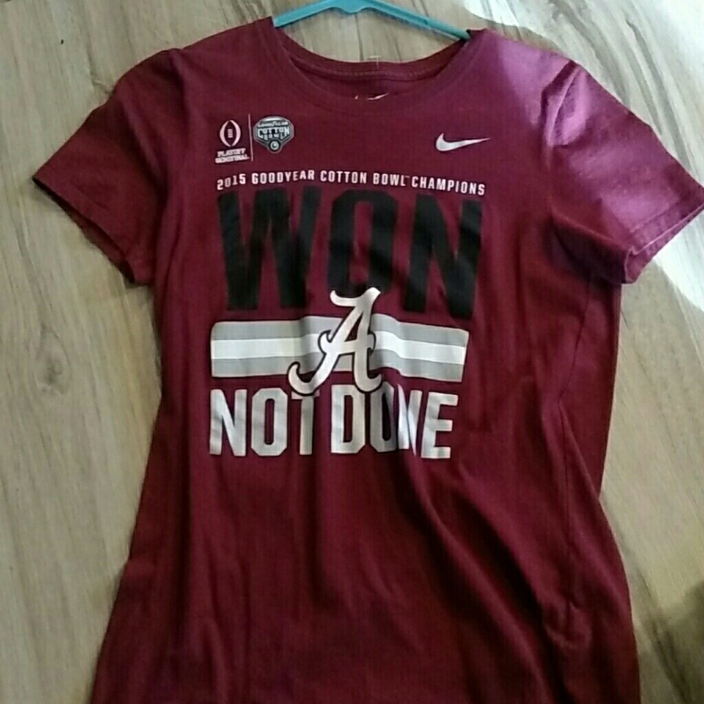 Nike tee