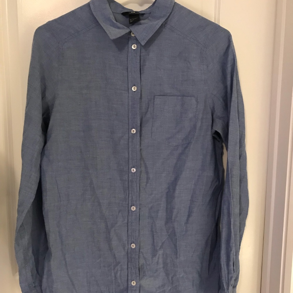 ⬇️‼️ Chambrey button up