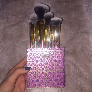 Brand new set of Tarte brushes!