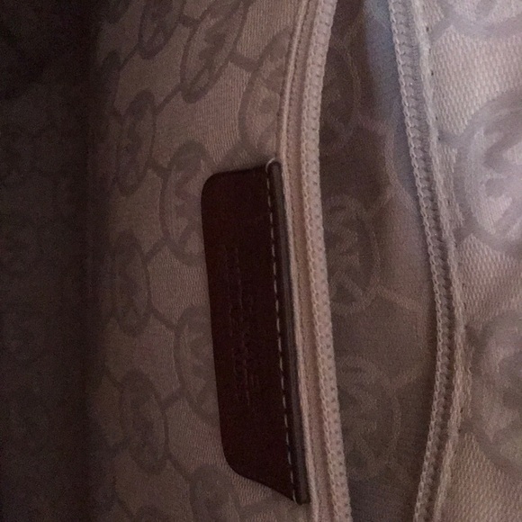 Michael Kors handbag - Picture 2 of 2