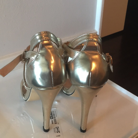 Gold dress shoes sz 7.5 - Picture 3 of 4