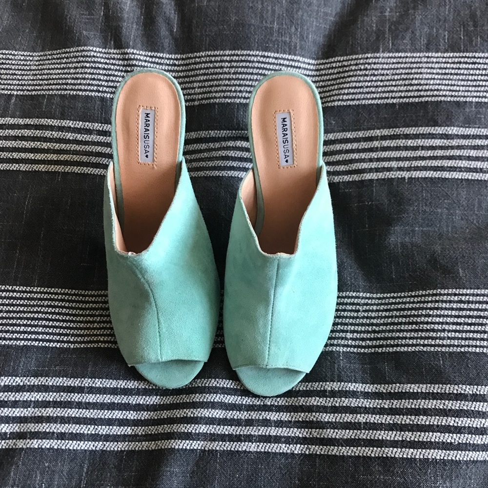 Mint green Marais mule. - Picture 2 of 4