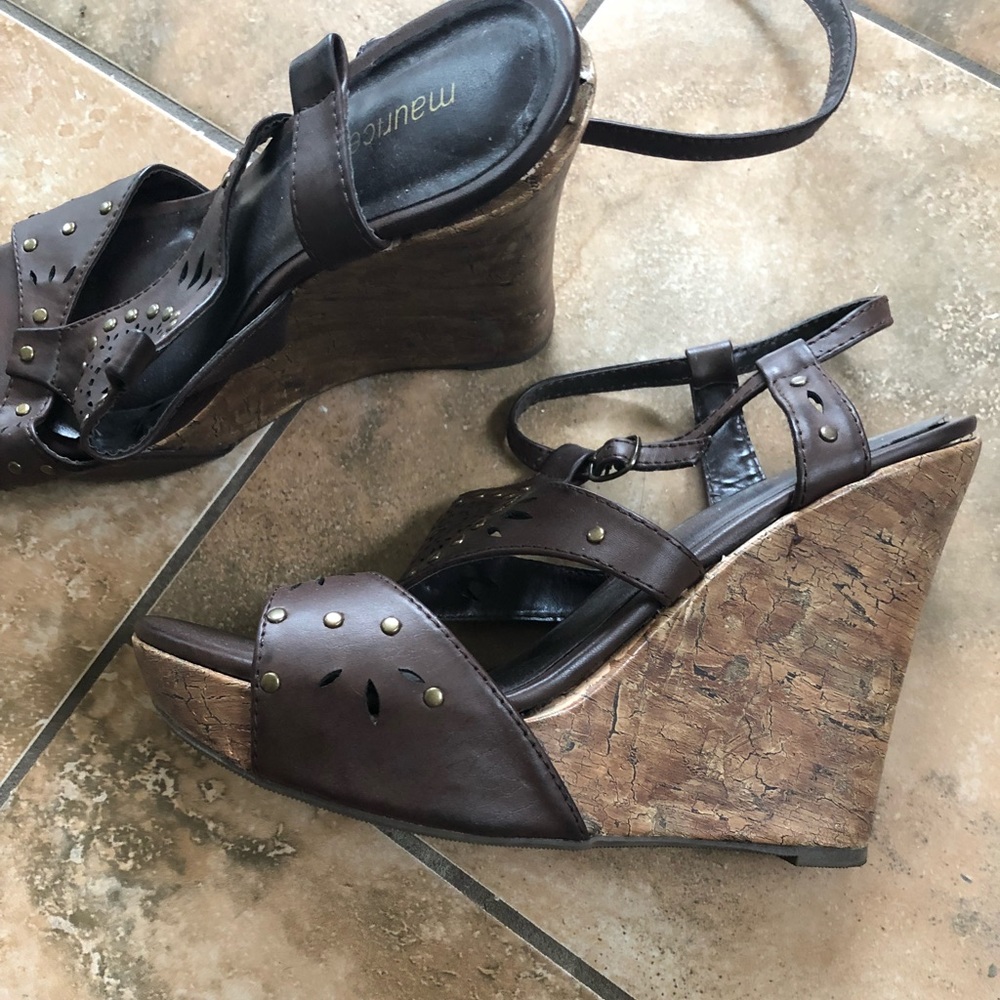 Maurice’s wedge sandals size 10