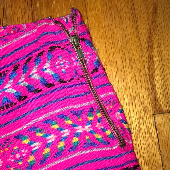 Billabong pink tribal print shorts size small - Picture 2 of 6