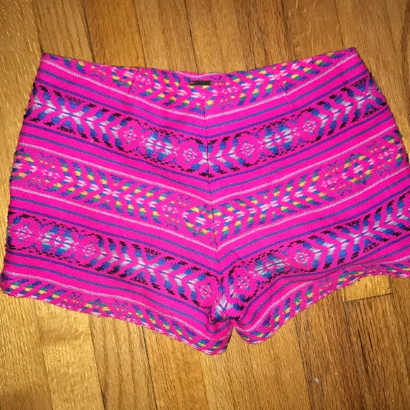 Billabong pink tribal print shorts size small - Picture 4 of 6