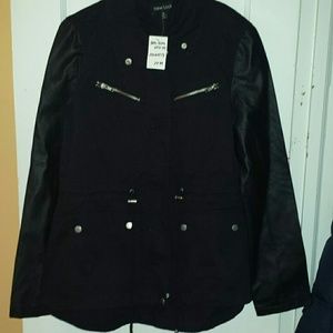 Black jacket w/pu leather sleeves.
