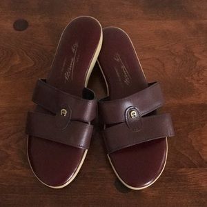 Vintage women's Etienne Aigner sandals