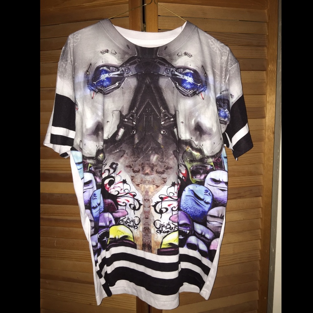 Get FameUs TShirt size Men's Medium