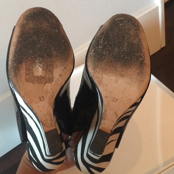 Manolo blahnik zebra black patent leather wedges - Picture 6 of 7