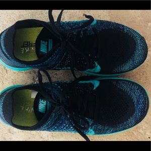Nike Women’s Free 4.0 Flyknit
