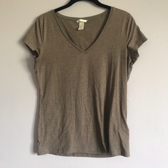 basic v neck - Picture 1 of 3