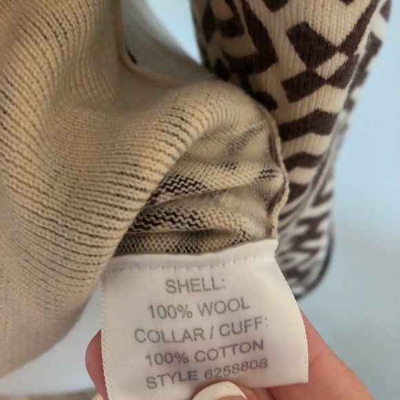 Tory Burch sweater L with shirt insert - Picture 5 of 6