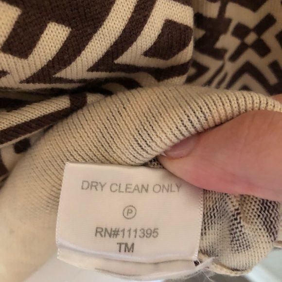 Tory Burch sweater L with shirt insert - Picture 6 of 6