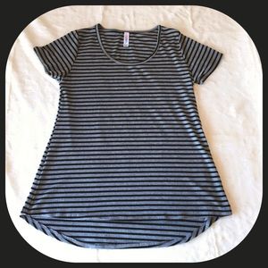 LuLaRoe Classic xsmall T-shirt