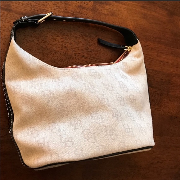 New Dooney & Bourke small signature bucket bag - Picture 1 of 3