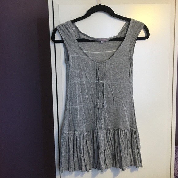 Julie’s closet Cute grey tunic - Picture 1 of 2