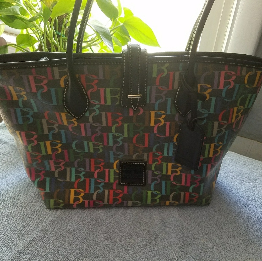 Dooney Cindy tote with multi color DB signature