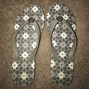 Coach flip flops