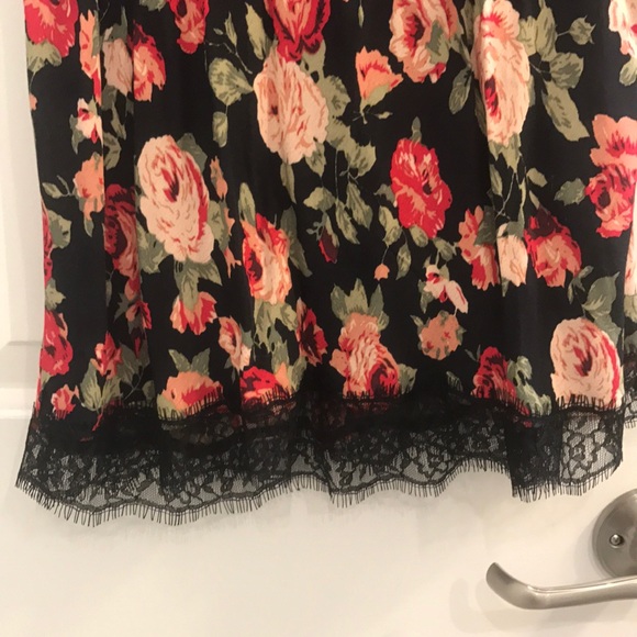 Rosey mid-length skirt - Picture 2 of 3