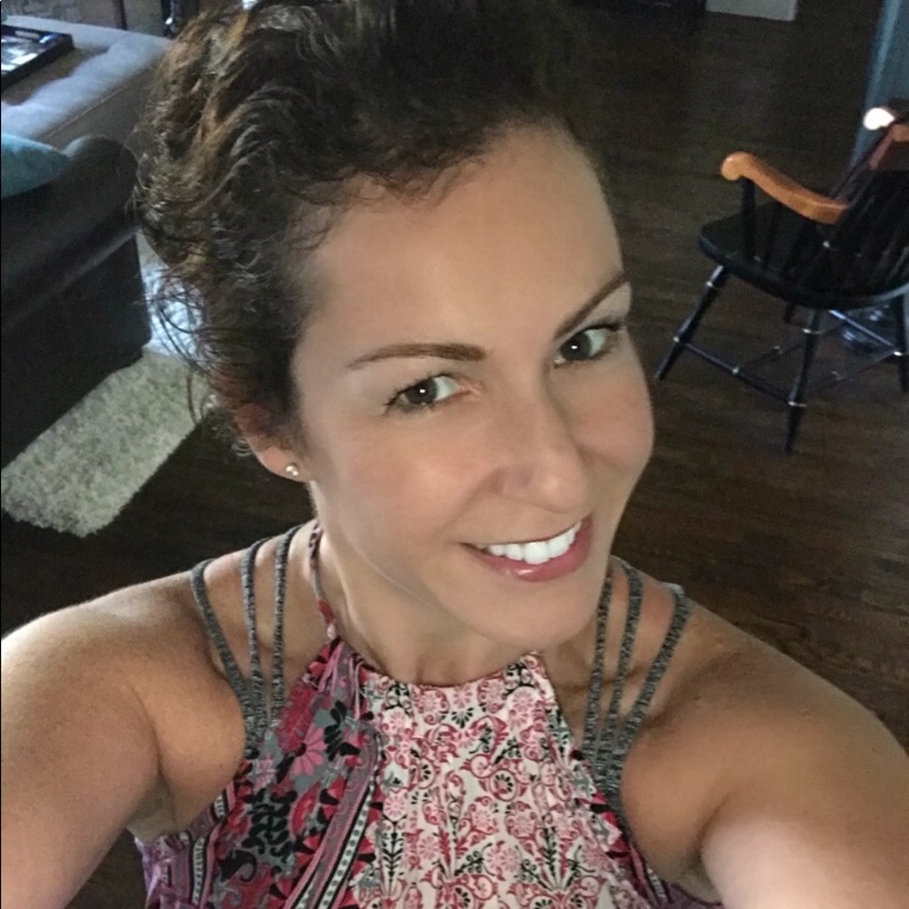 Meet your Posher, Elizabeth