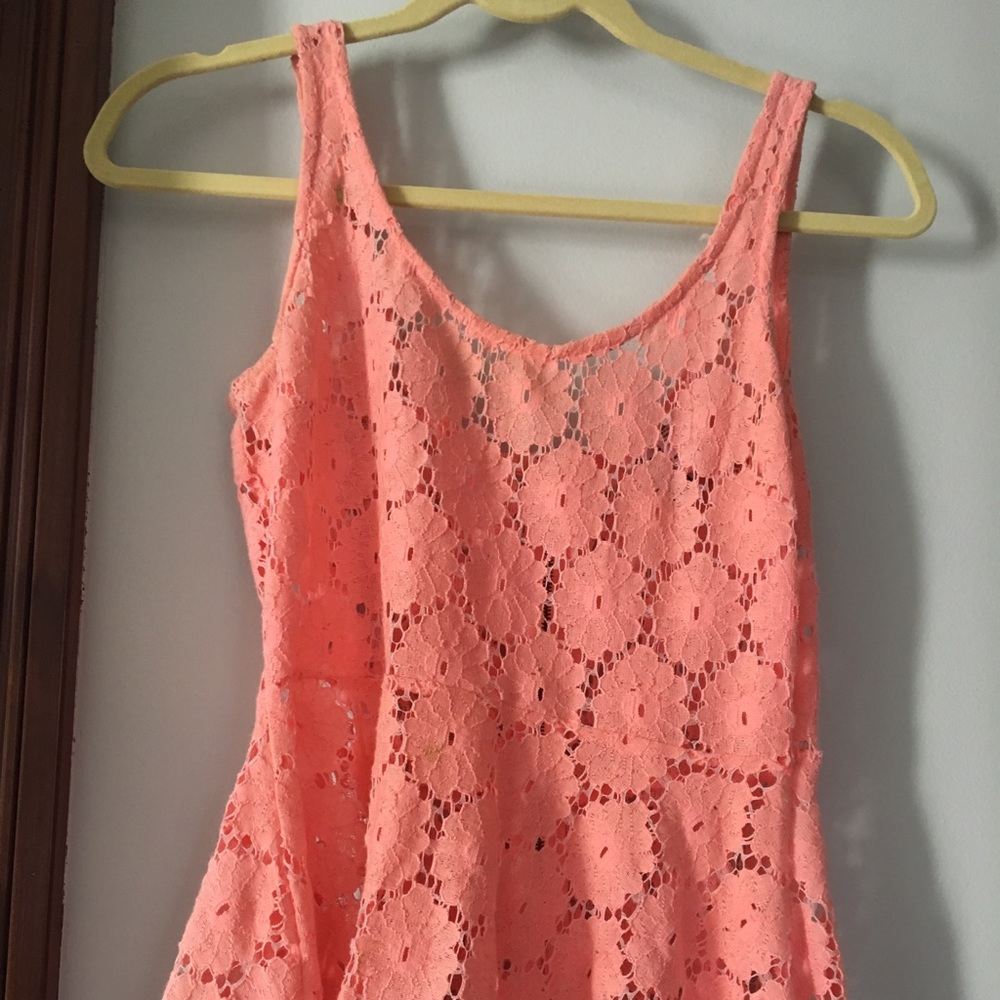 LACE TANK TOP SIZE SMALL