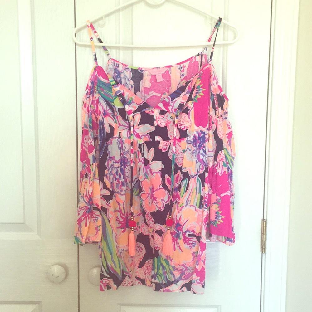 Cold shoulder top