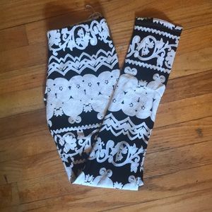 NWT Love Culture Black and White Leggings