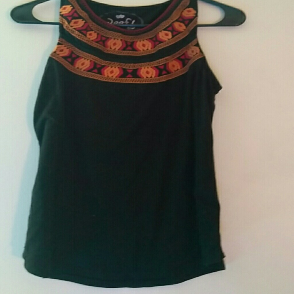 Patterned neckline top