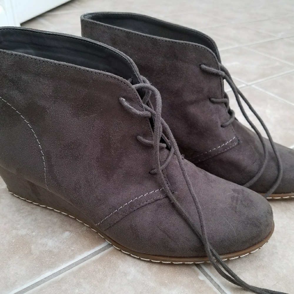 Women's shoes