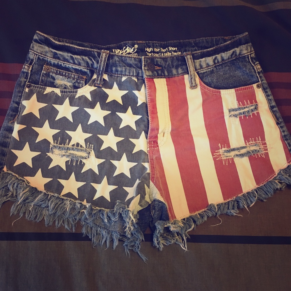 Cut-off American Flag 🇺🇸 shorts!