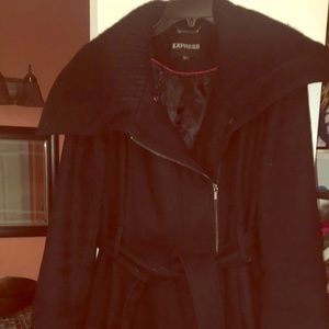 Black express coat with a sweater collar