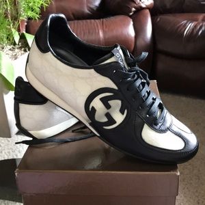 Authentic Gucci tennis shoes size 7.5