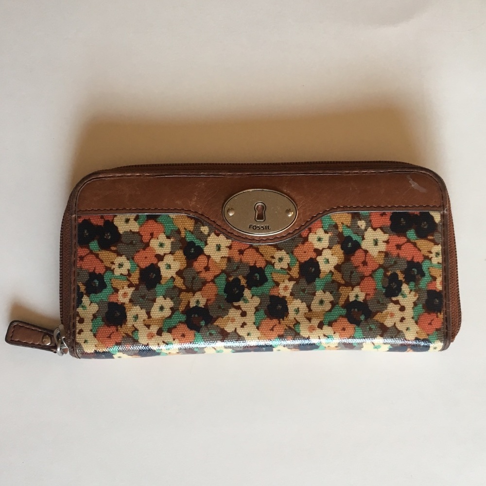 Fossil Key Per Wallet zipper closure