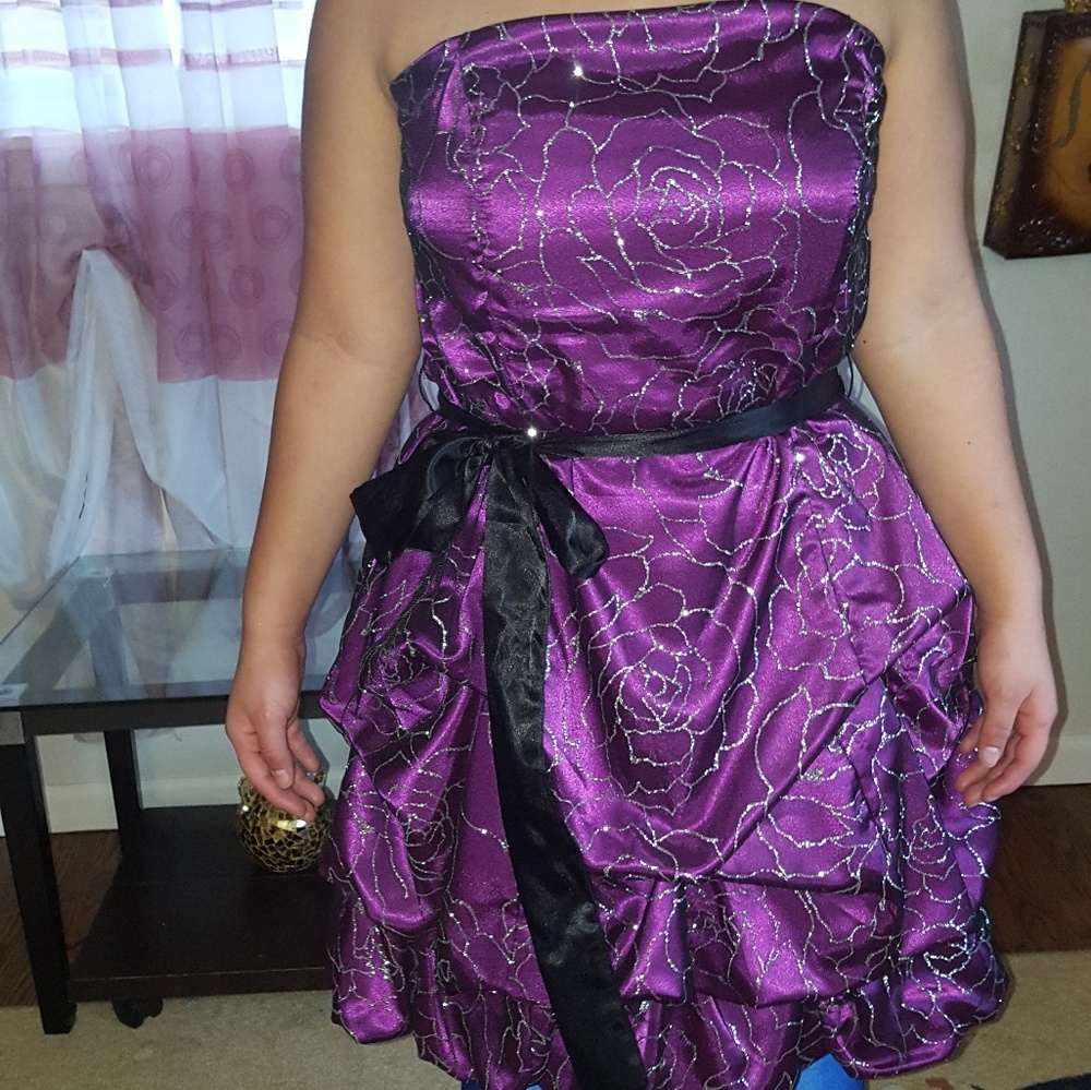 🚫Sold🚫Stunning purple with rhinestone dress