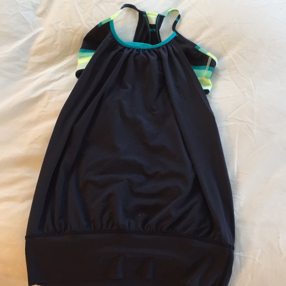 Lululemon yoga top size 6