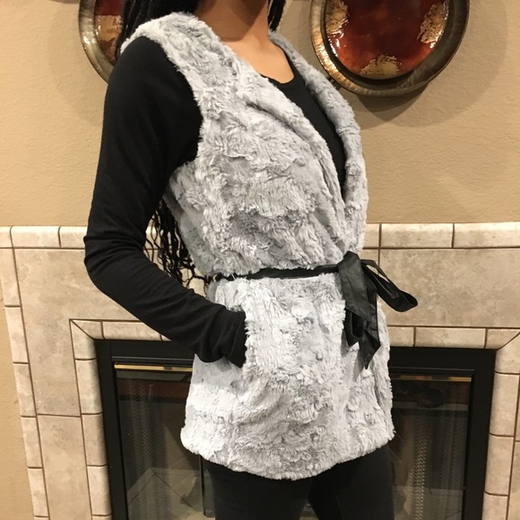 Sadie & Sage Jackets & Blazers - Sadie & Sage Grey Faux Fur Vest