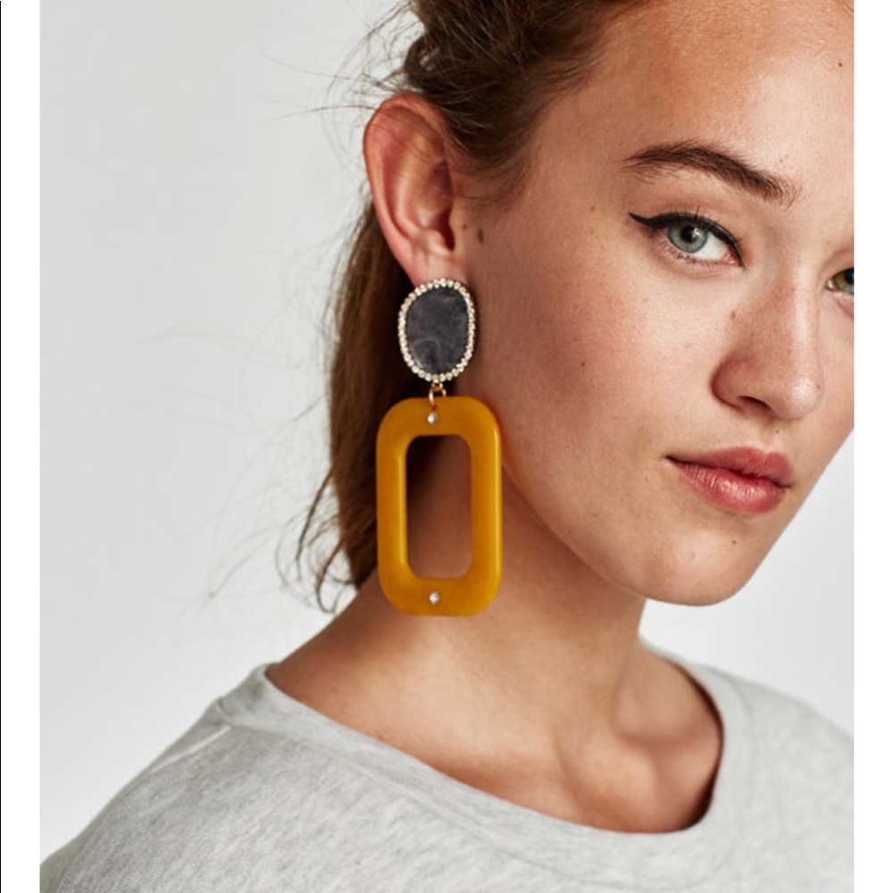 ISO ZARA EARRINGS