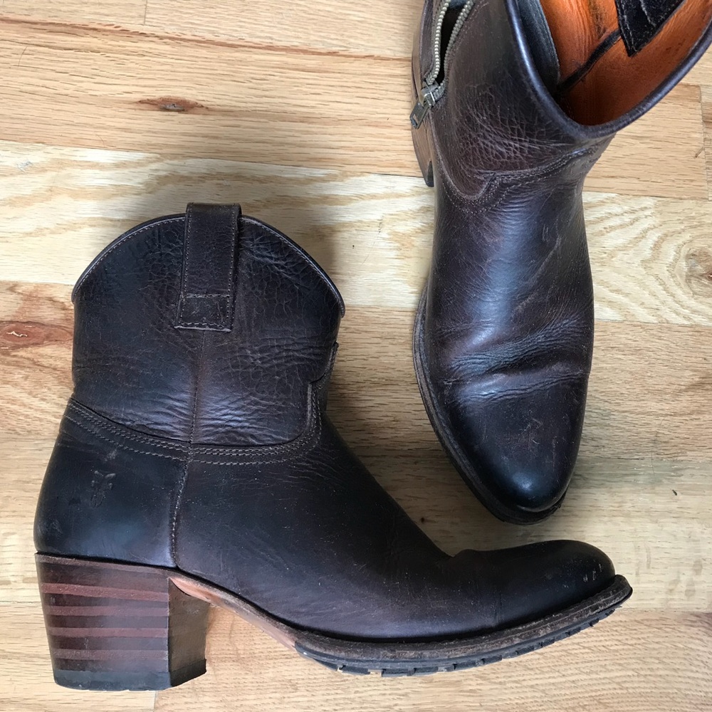 SALE Frye lug boots dark brown 9.5