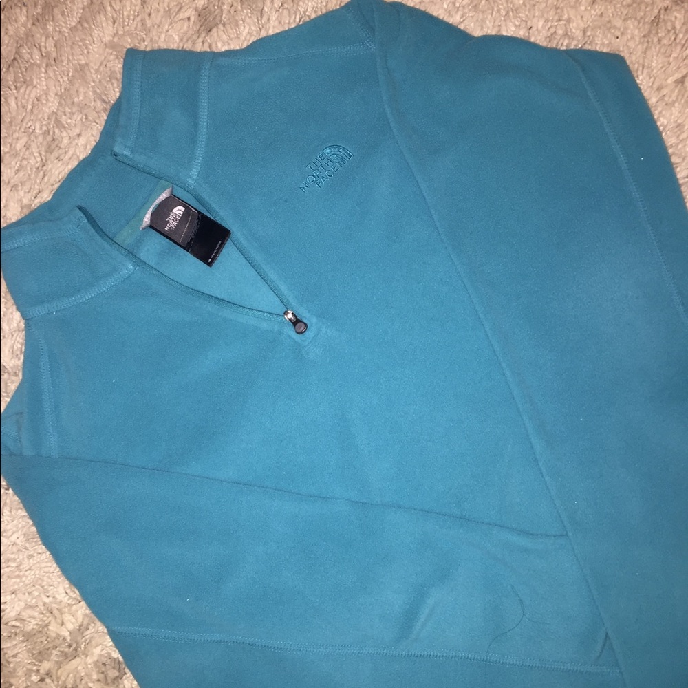 North face light blue pullover