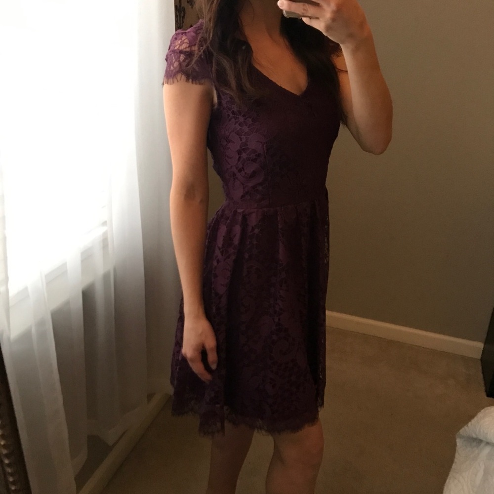 Dark purple lace dress - Picture 2 of 2
