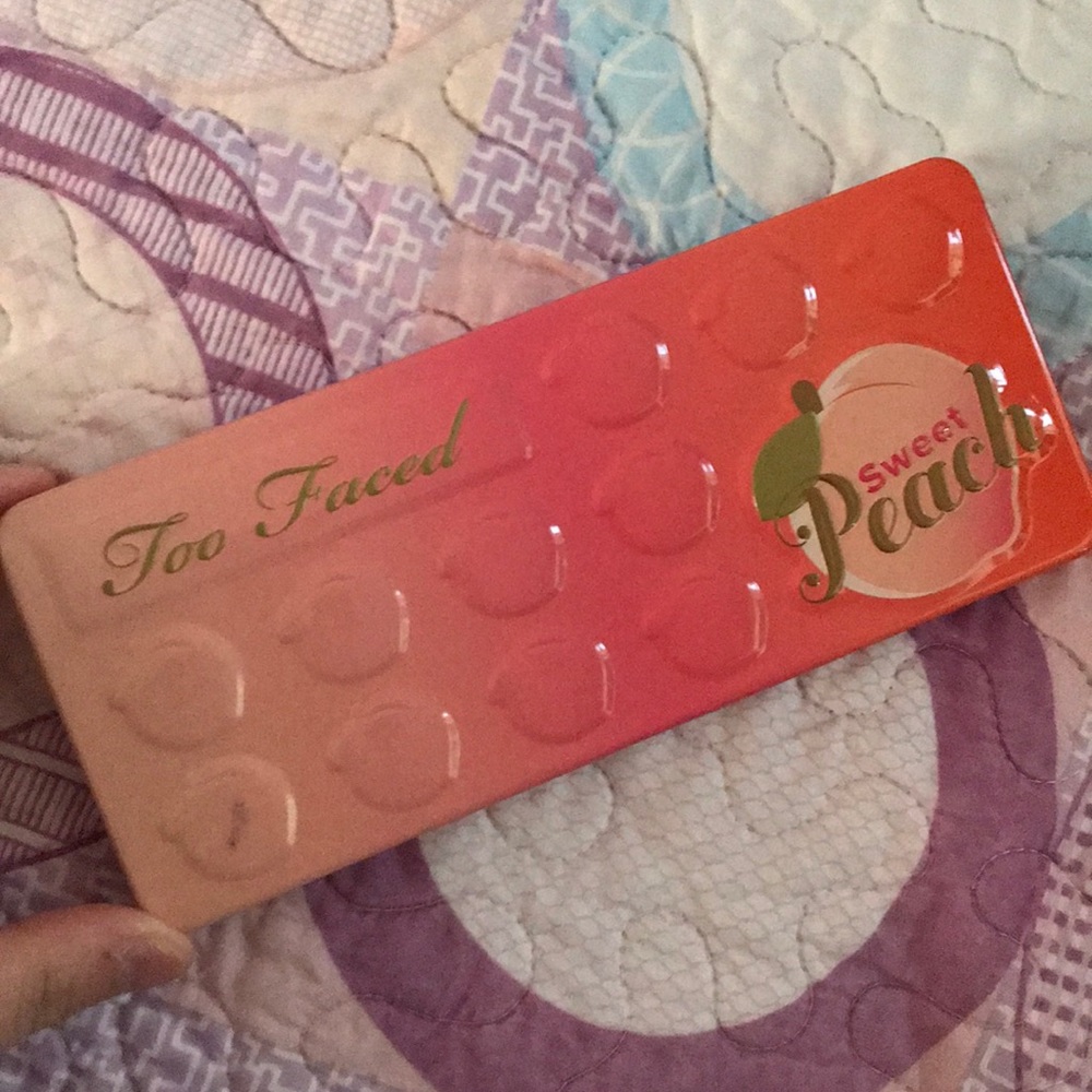 TOO FACED-SWEET PEACH PALETTE