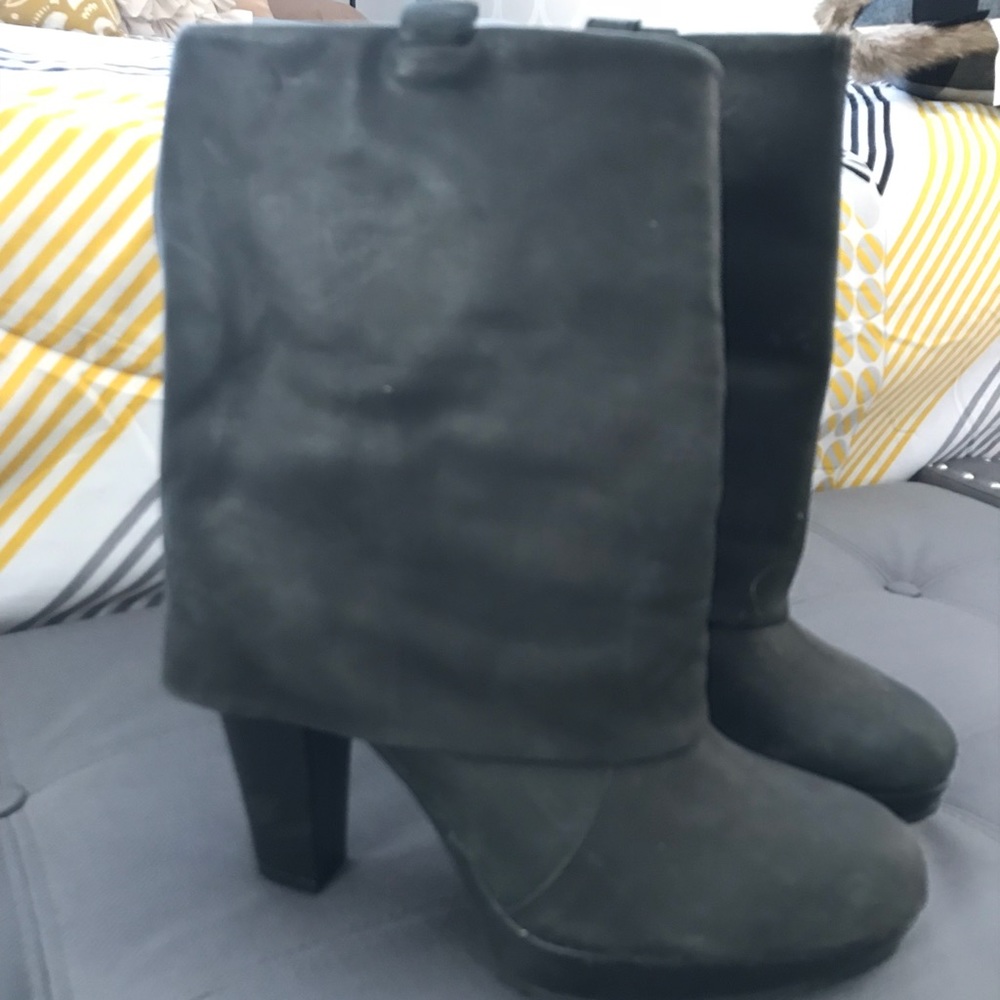 Gap booties